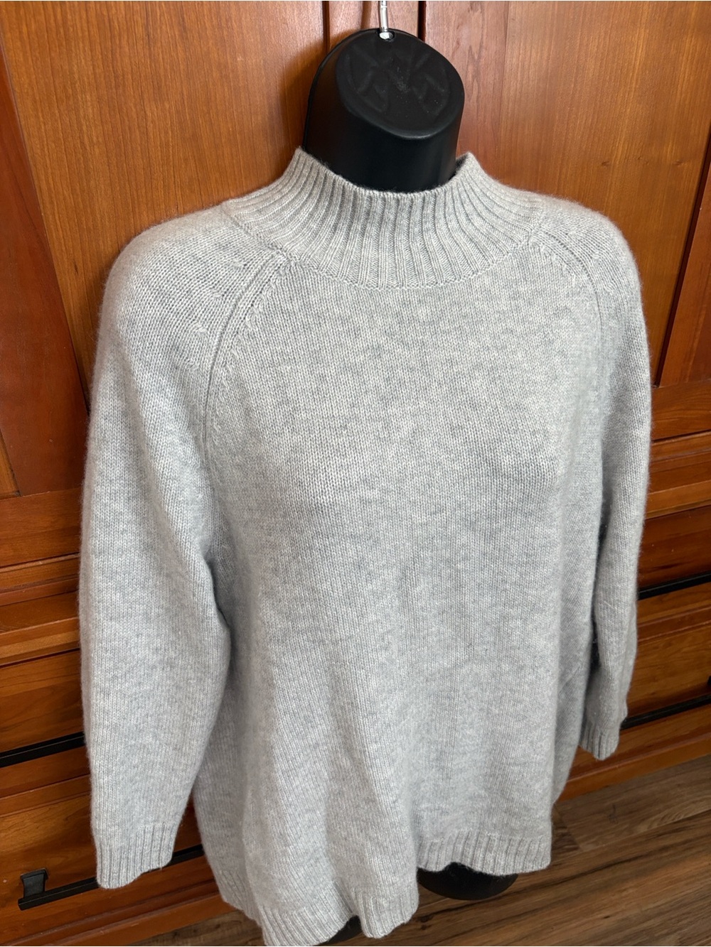 Tyler Boe 100% cashmere  Gray Women's Button-Front Knit Sweater Cardigan